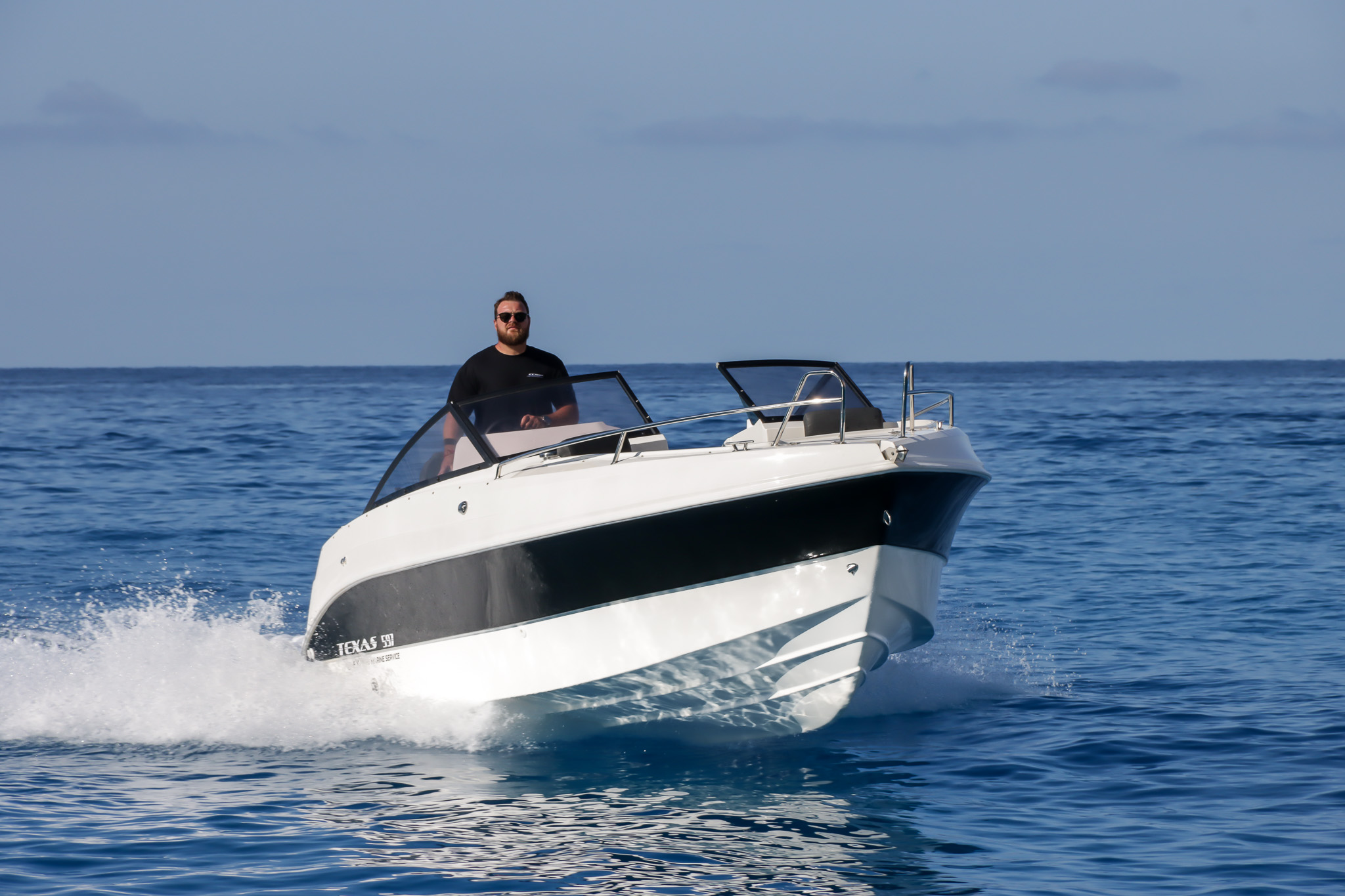 
								Texas 597 BOWRIDER full									
