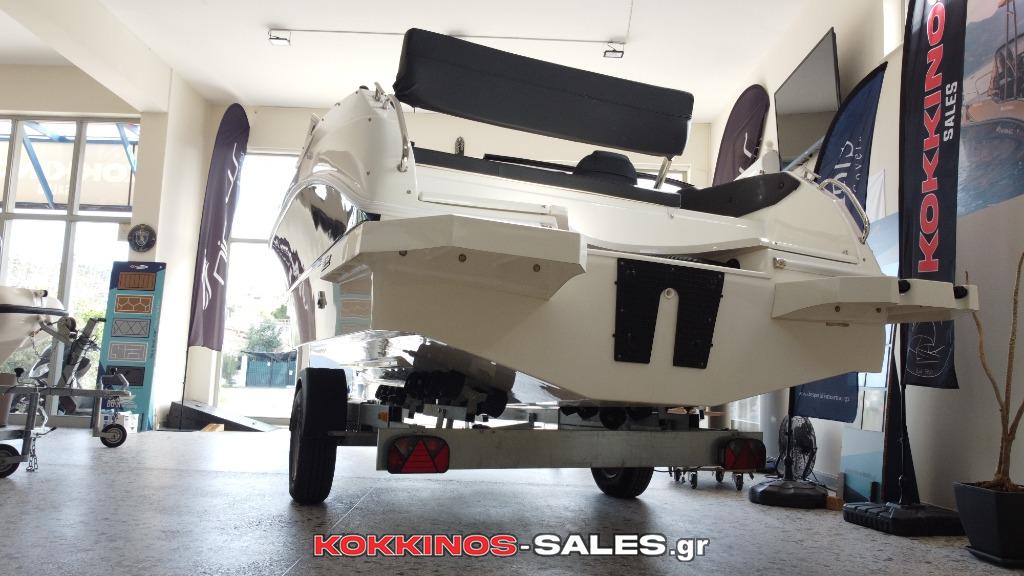 Σπορ ταχύπλοο σκάφος Texas 597 Bowrider με ανοιχτή πλώρη και δερμάτινο σαλόνι