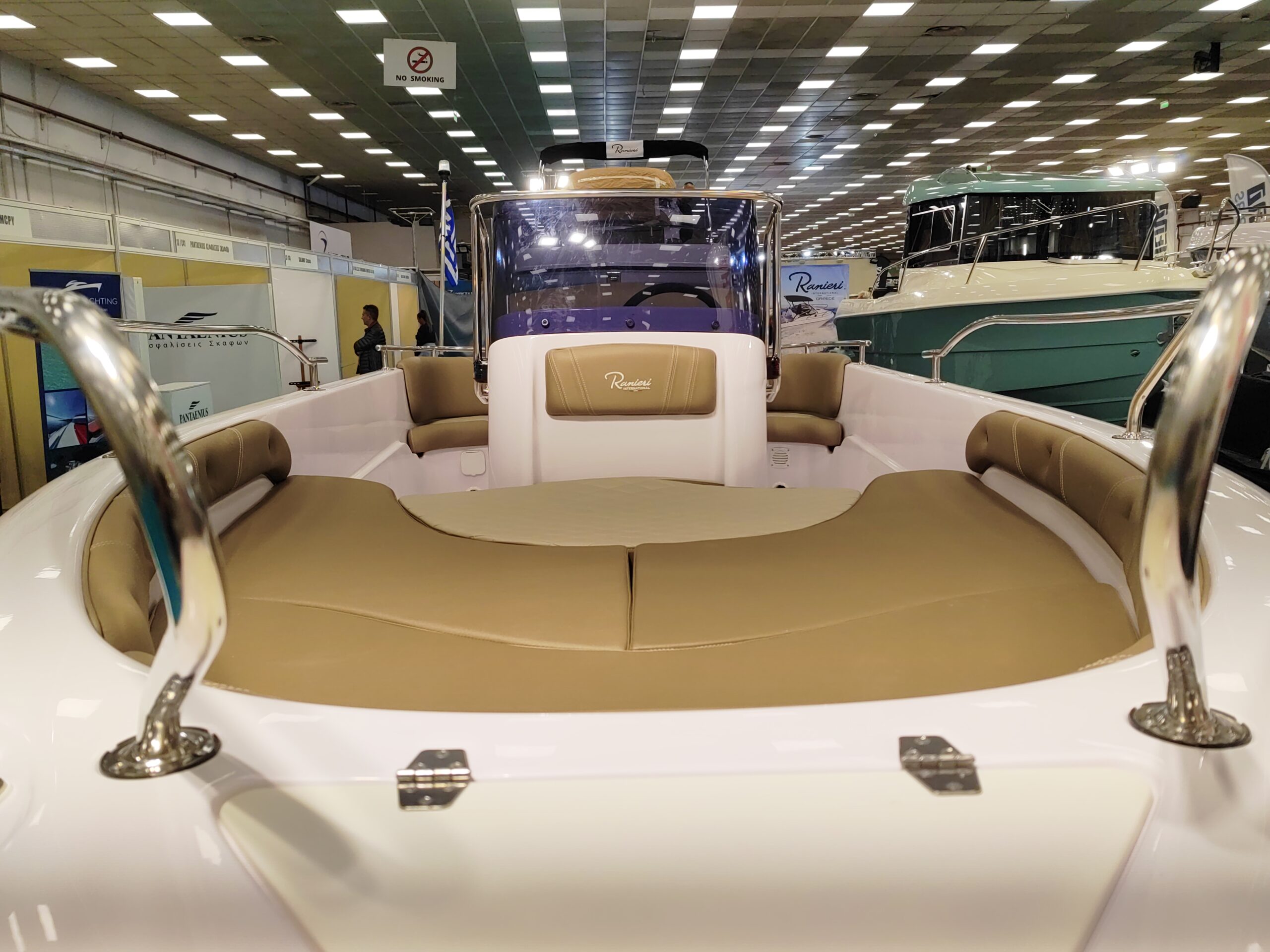 
								Ranieri Voyager 17 full									
