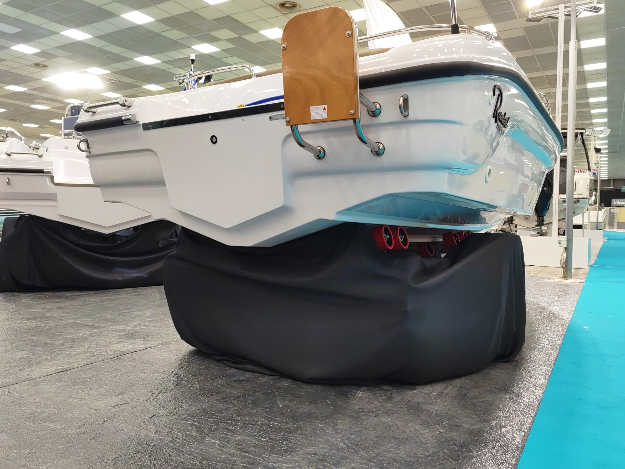 
								Ranieri Voyager 17 full									