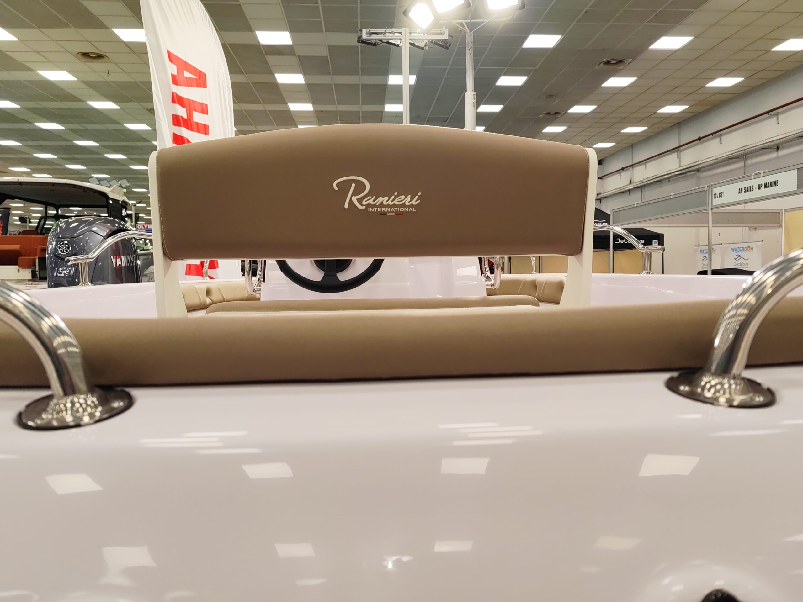 
								Ranieri Voyager 17 full									