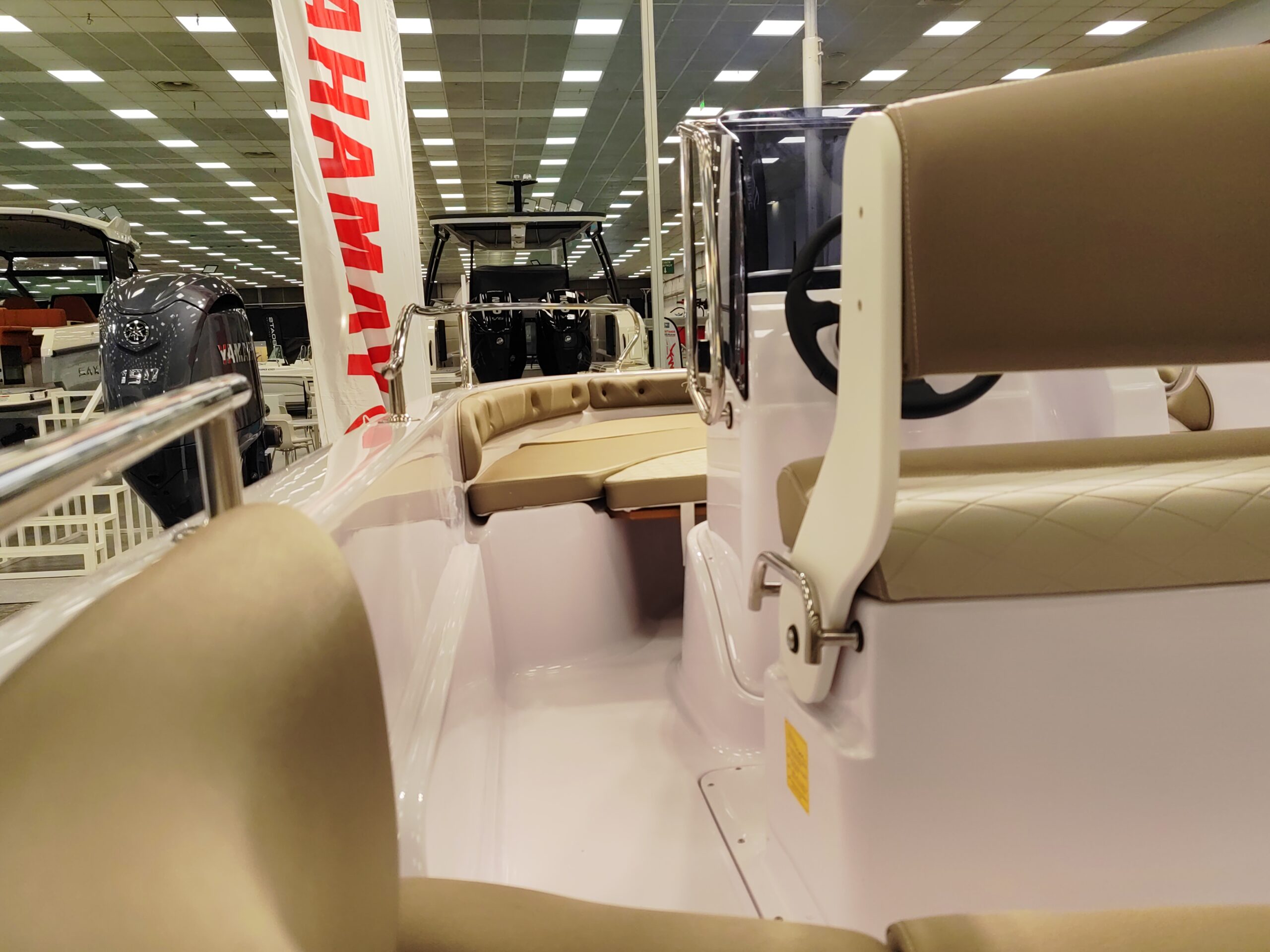 
								Ranieri Voyager 17 full									