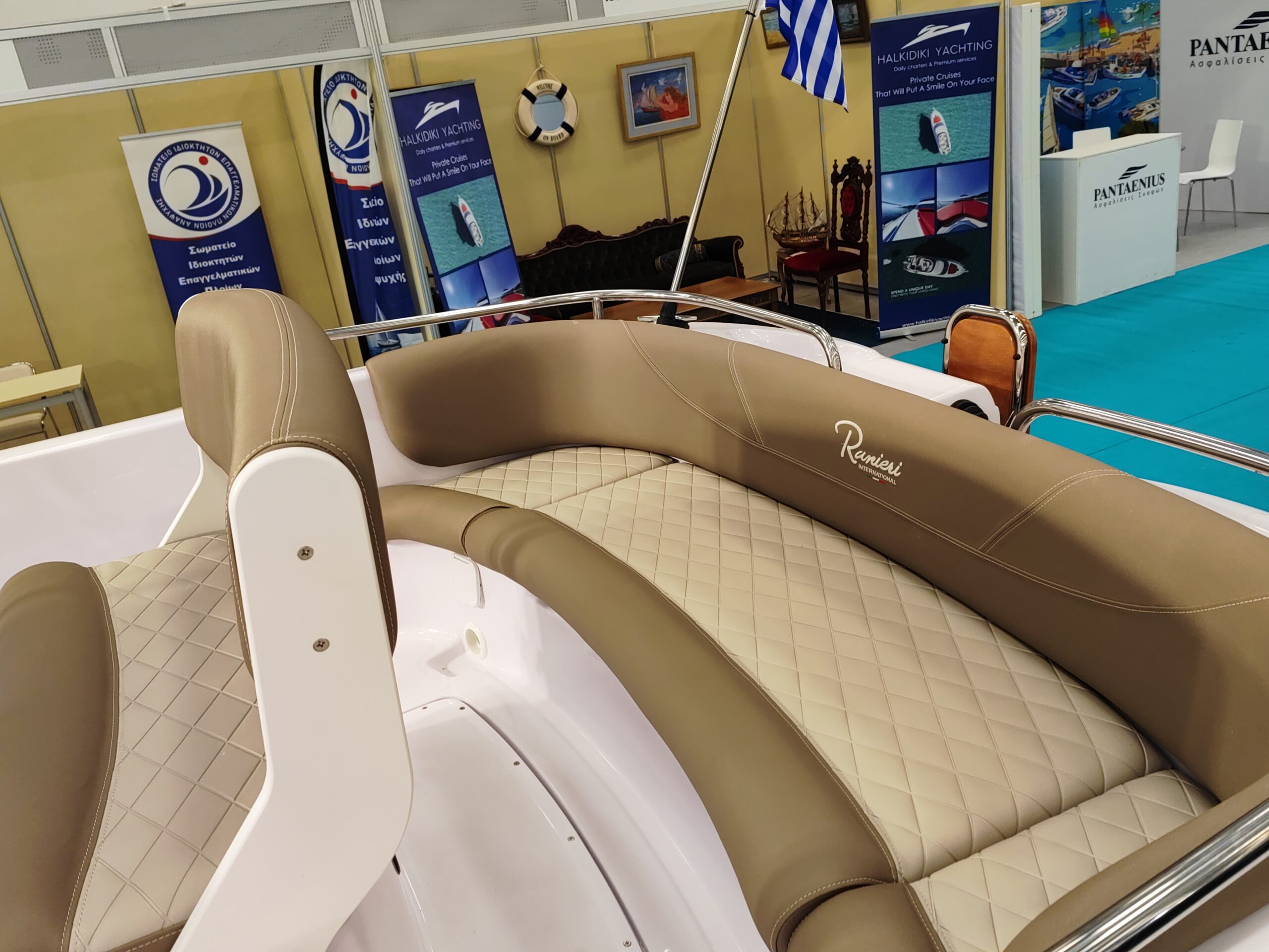 
								Ranieri Voyager 17 full									
