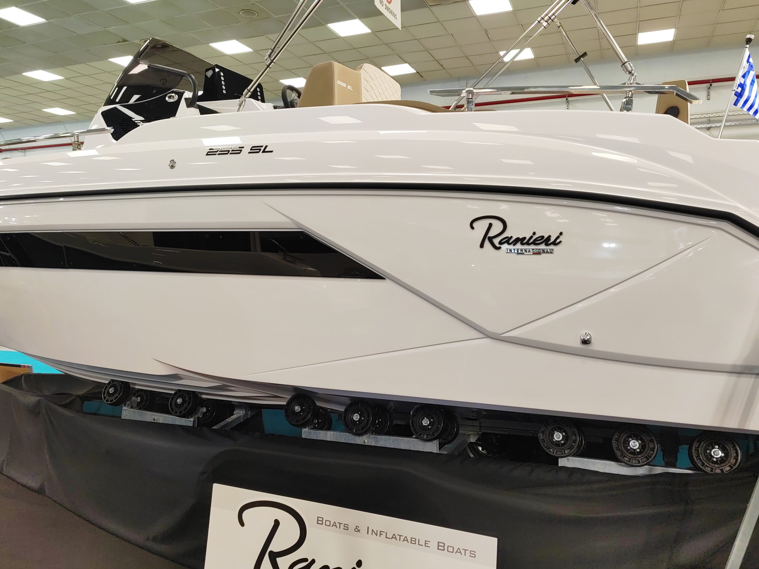 
								Ranieri 255 SL full									