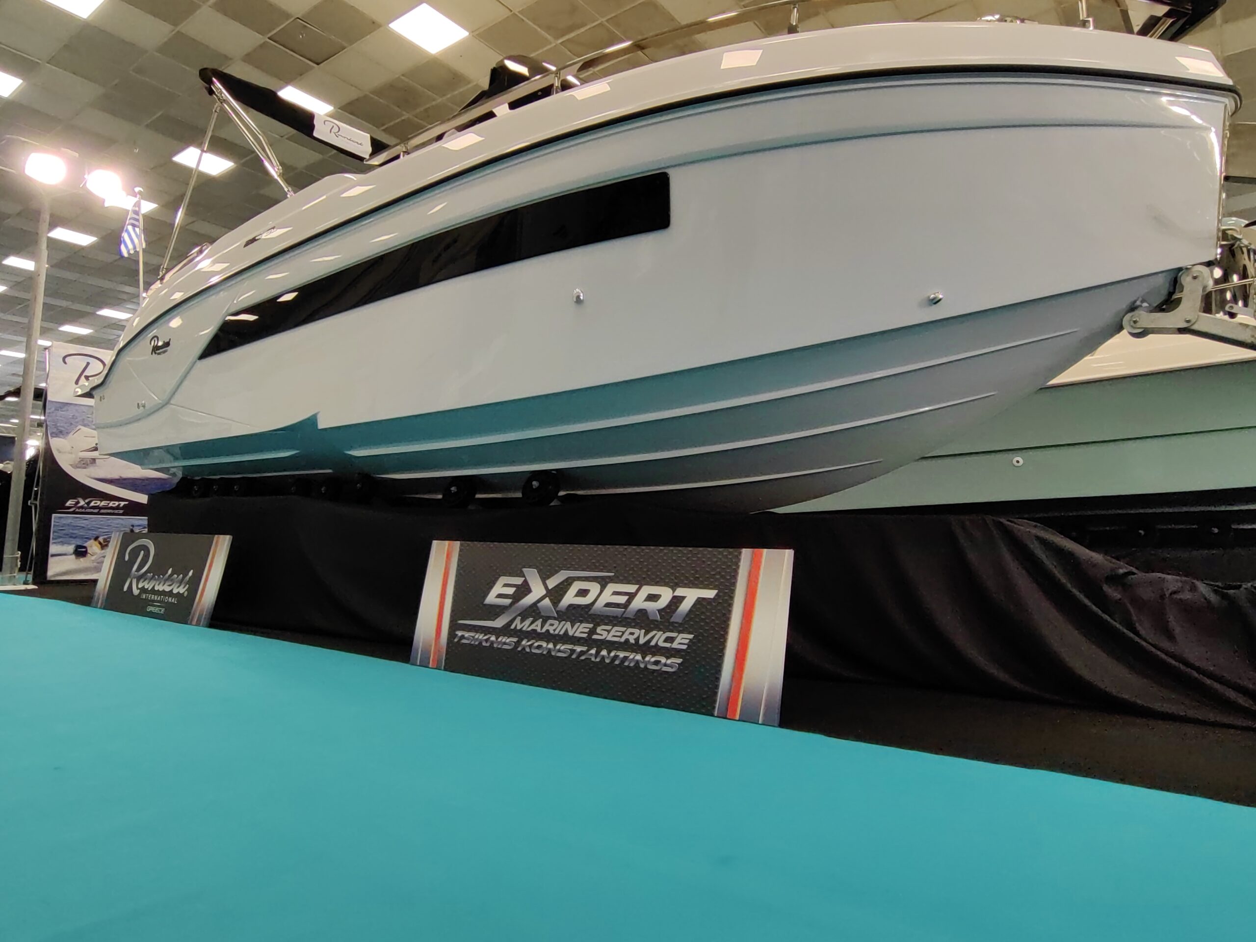 
								Ranieri 255 SL full									