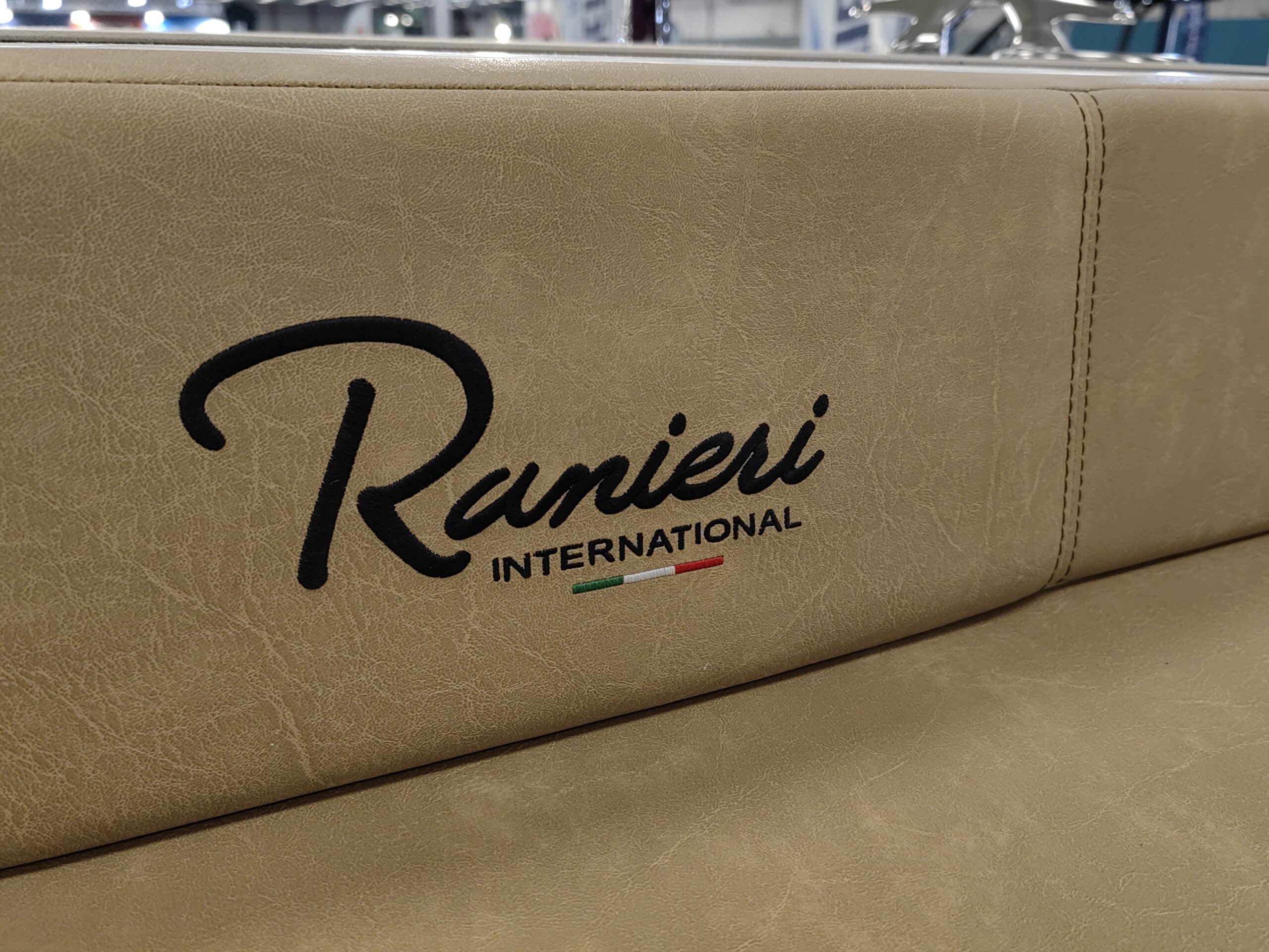 
								Ranieri International 275 SL full									