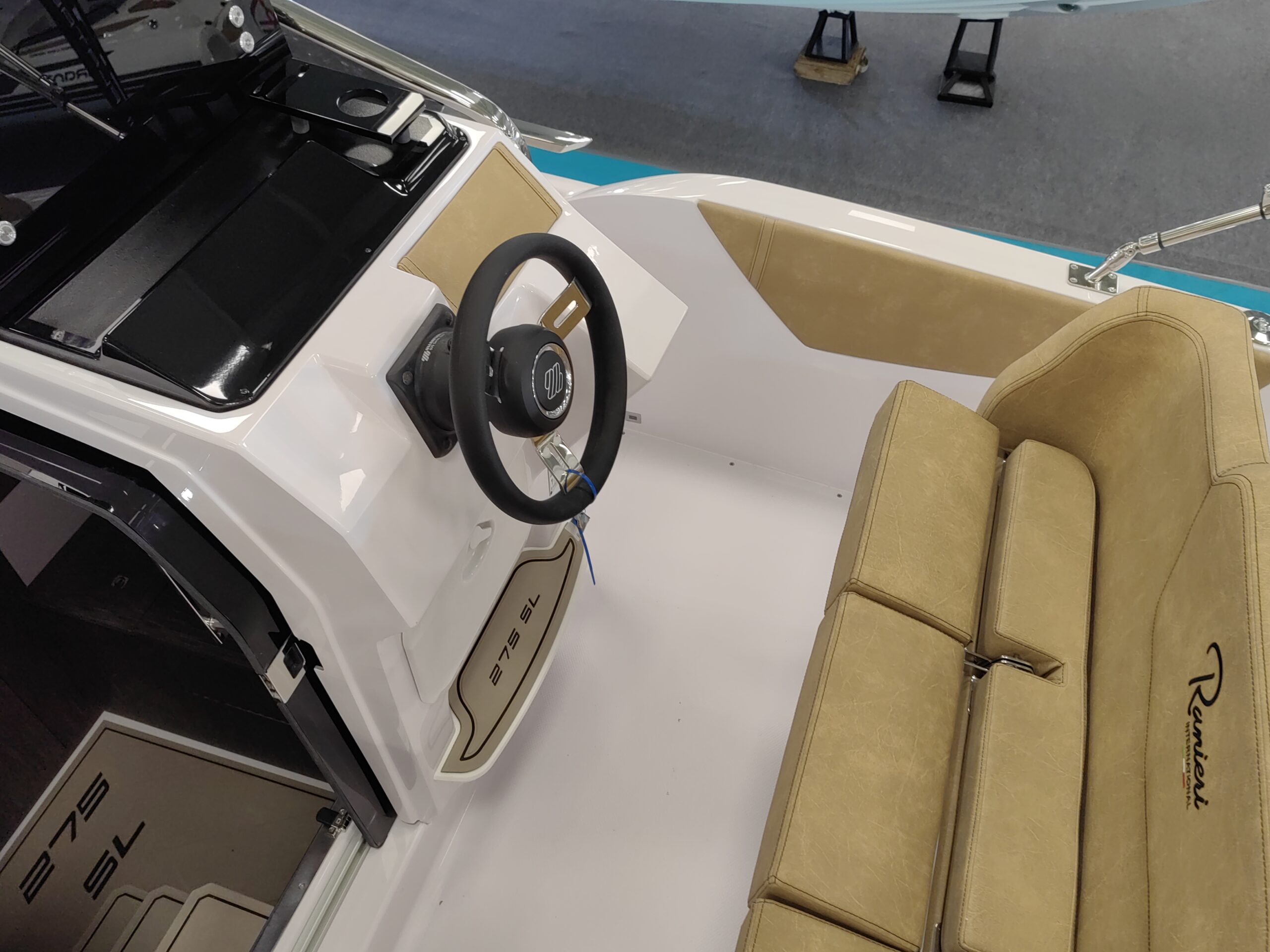
								Ranieri International 275 SL full									