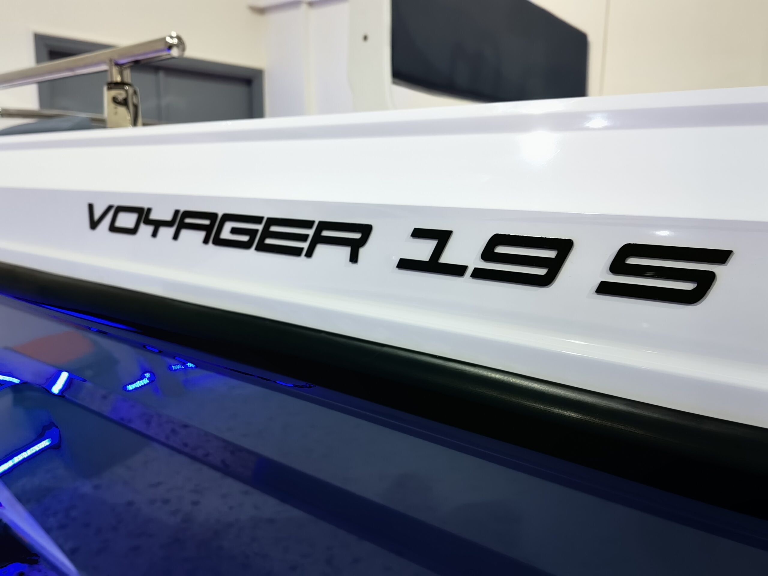 
								Ranieri Voyager 19s full									