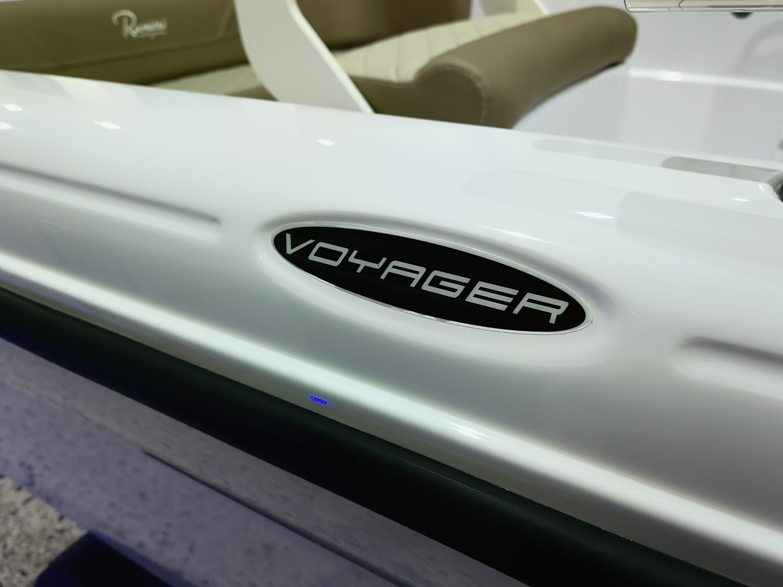 
								Ranieri Voyager 17 full									