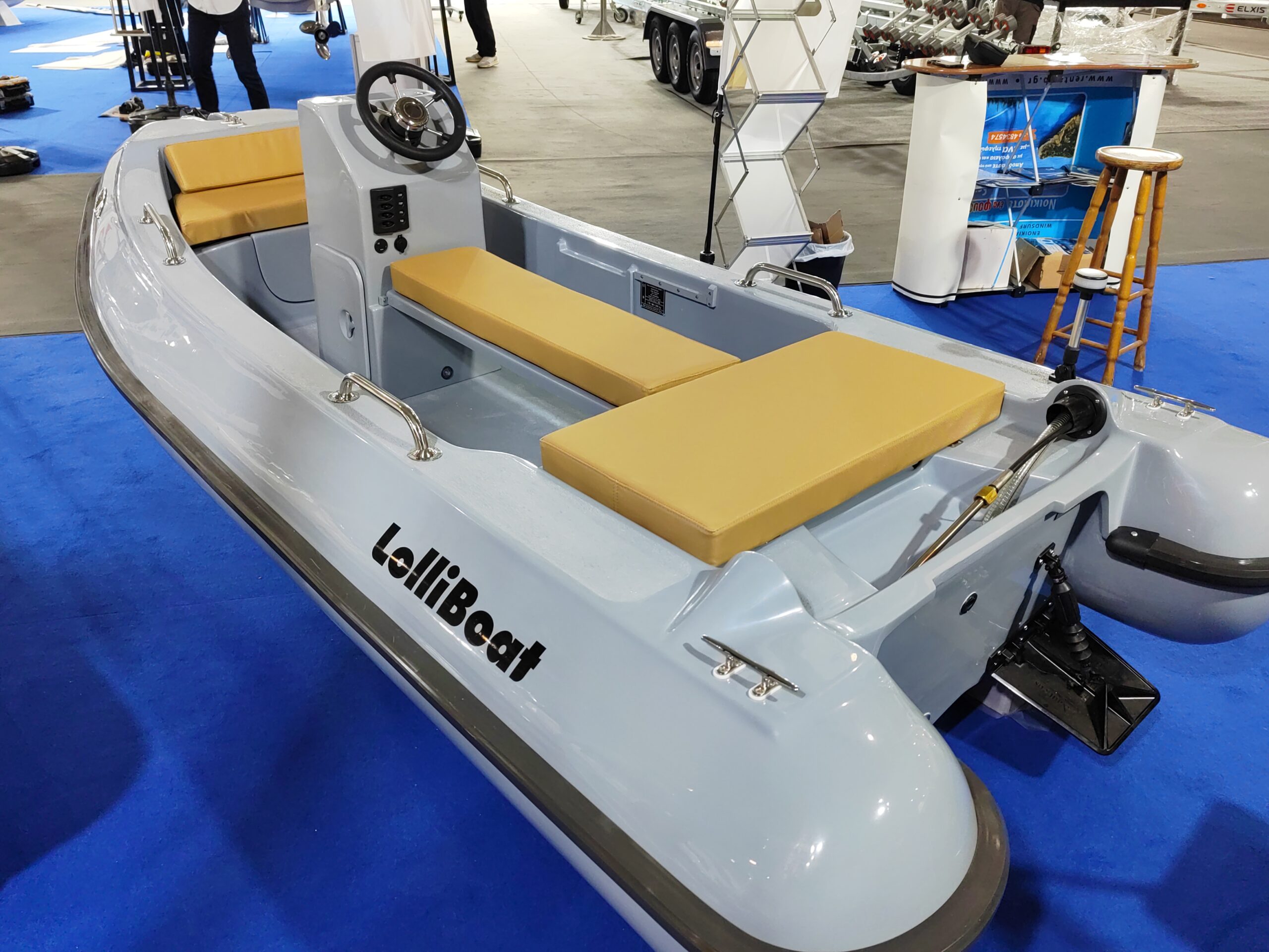 
								Lolliboat 350 full									