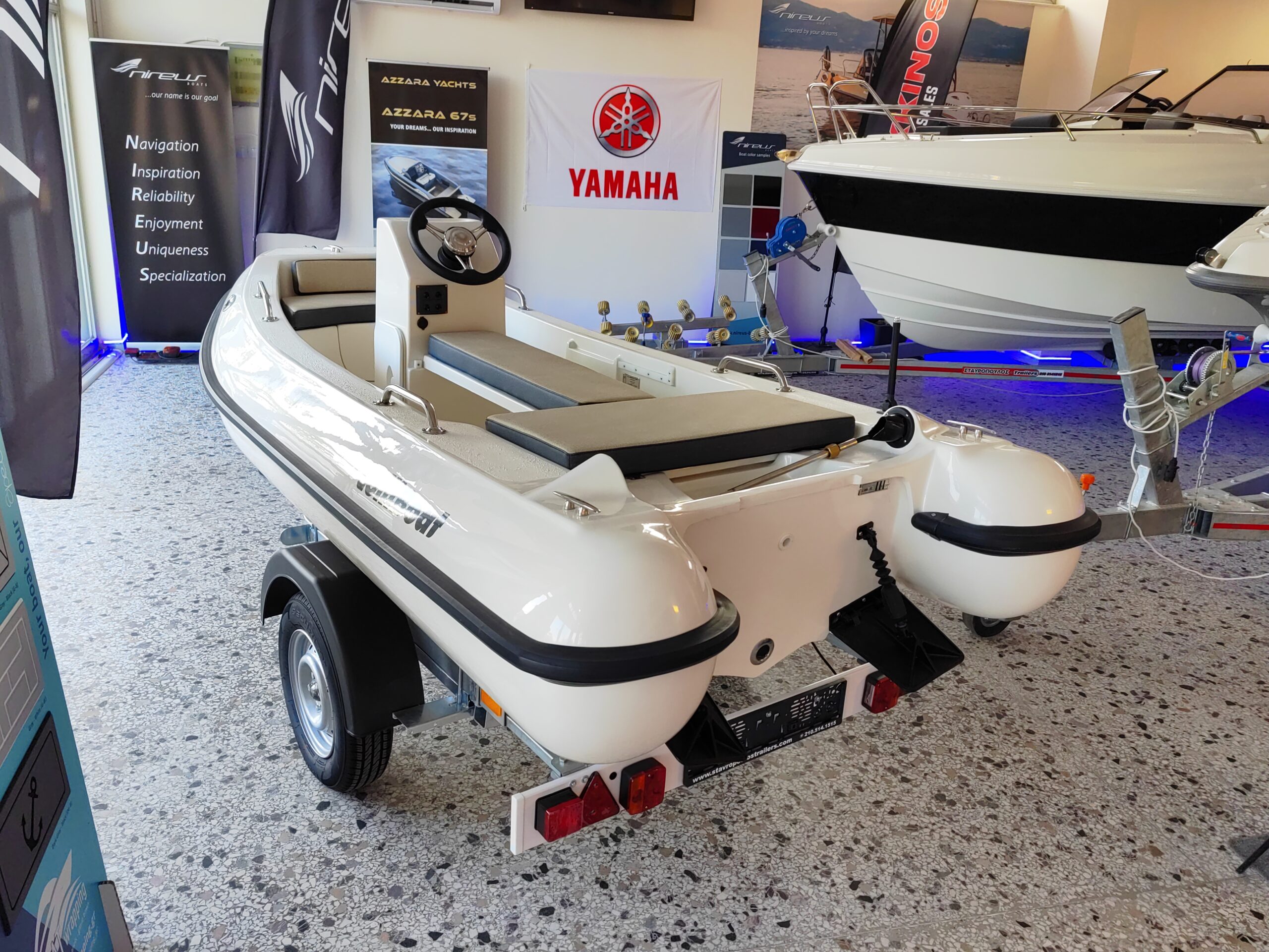 
								Lolliboat 350 full									
