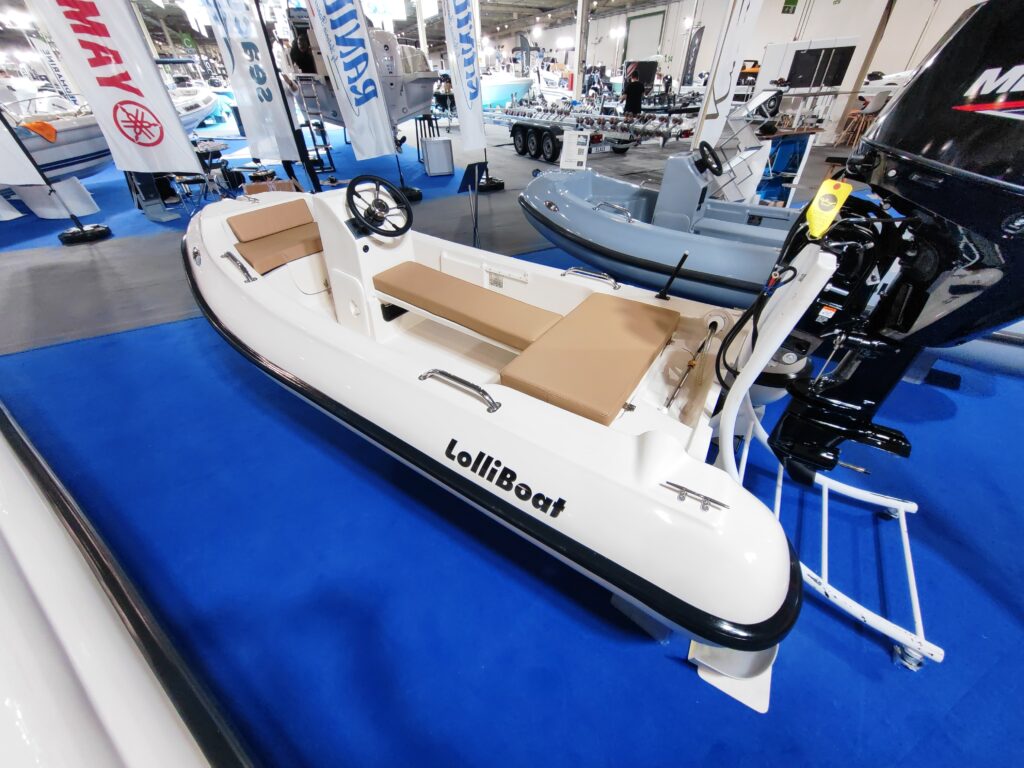 Πολυεστερικό σκάφος Lolliboat 350 της Kokkinos Sales για ψάρεμα και αναψυχή