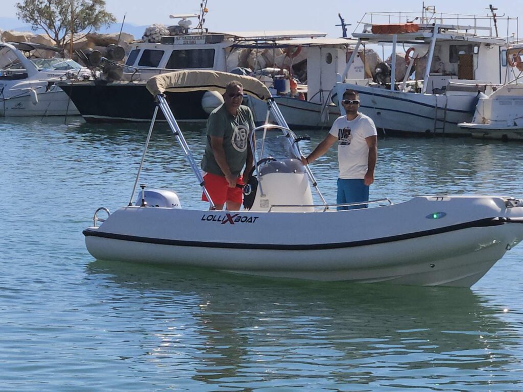Πολυεστερικό σκάφος LolliXboat 475 της Kokkinos Sales για ψάρεμα και αναψυχή