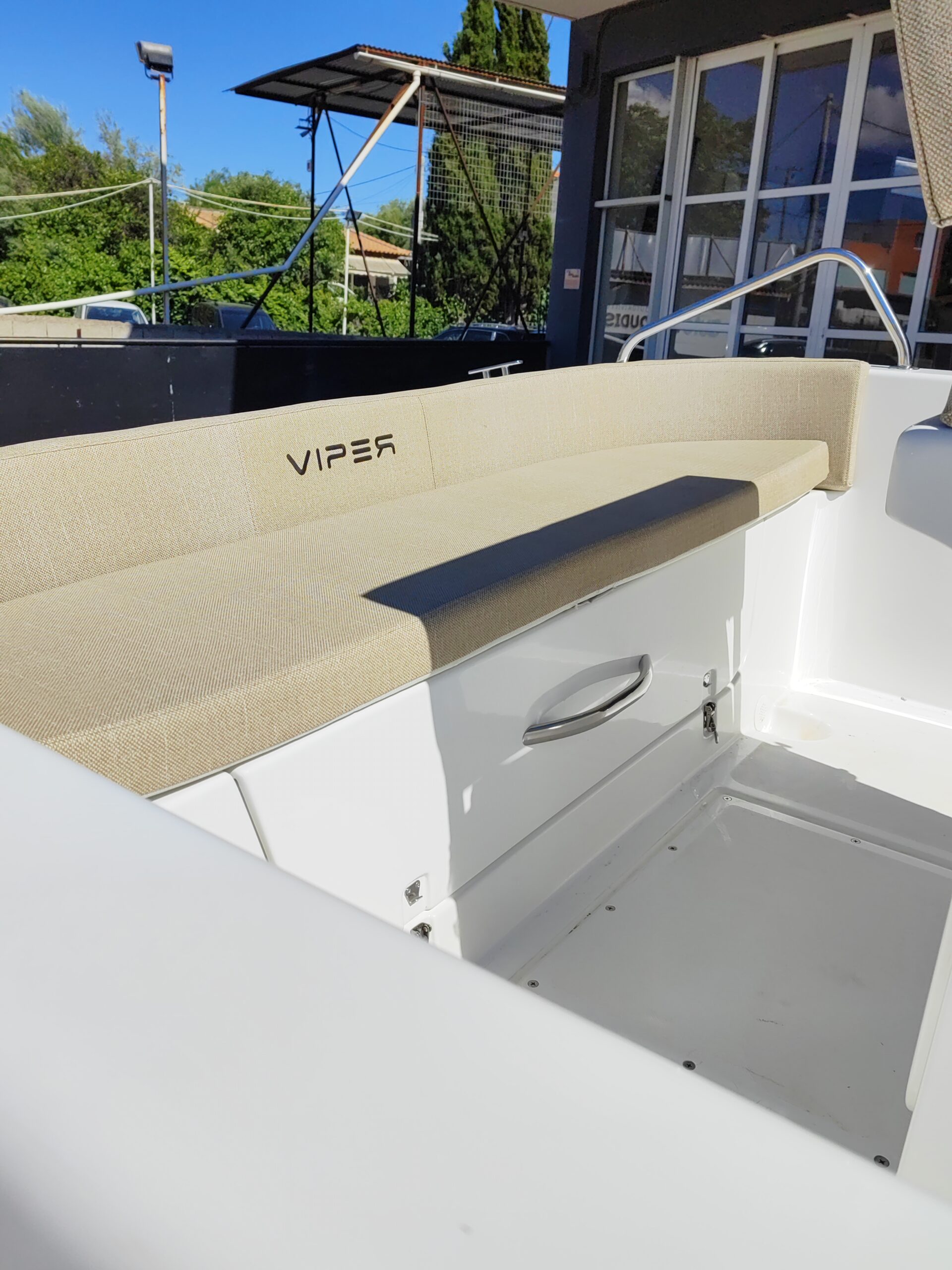 
								VIPER 530 full									